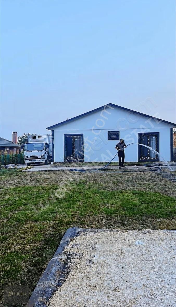 Çatalca Da 255 Metre Tarla İçinde Modern Tek Katlı Müstakil Ev - Görsel 4