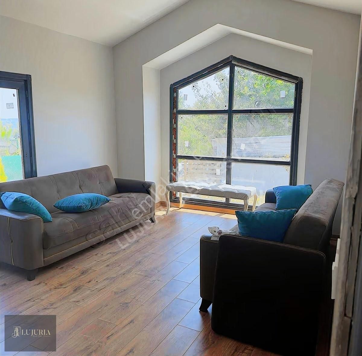 Çatalca Da 255 Metre Tarla İçinde Modern Tek Katlı Müstakil Ev - Görsel 13