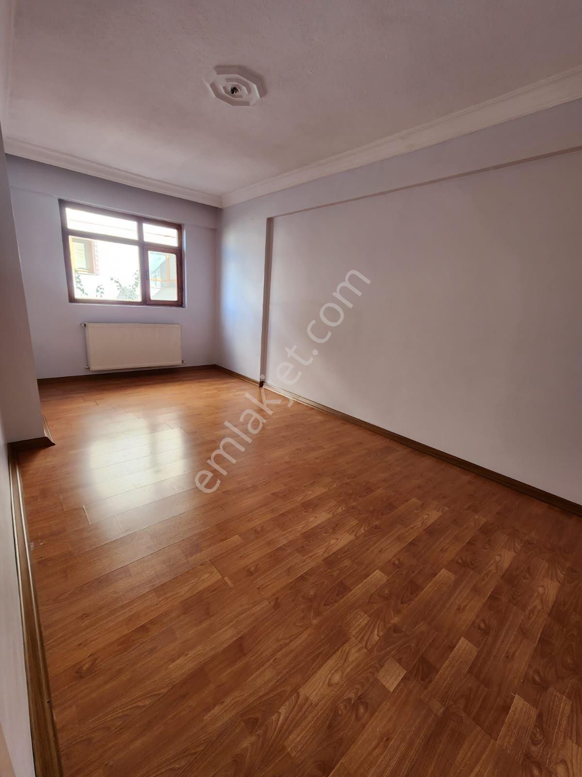 Gül Emlaktan Karapürçek Caddesi Üzerinde 3+1 Kat Konumunda Kot Daire - Görsel 22