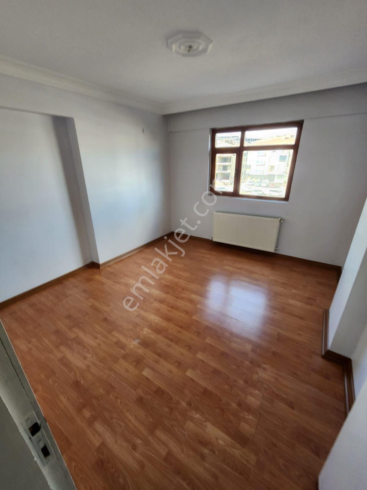 Gül Emlaktan Karapürçek Caddesi Üzerinde 3+1 Kat Konumunda Kot Daire - Görsel 31