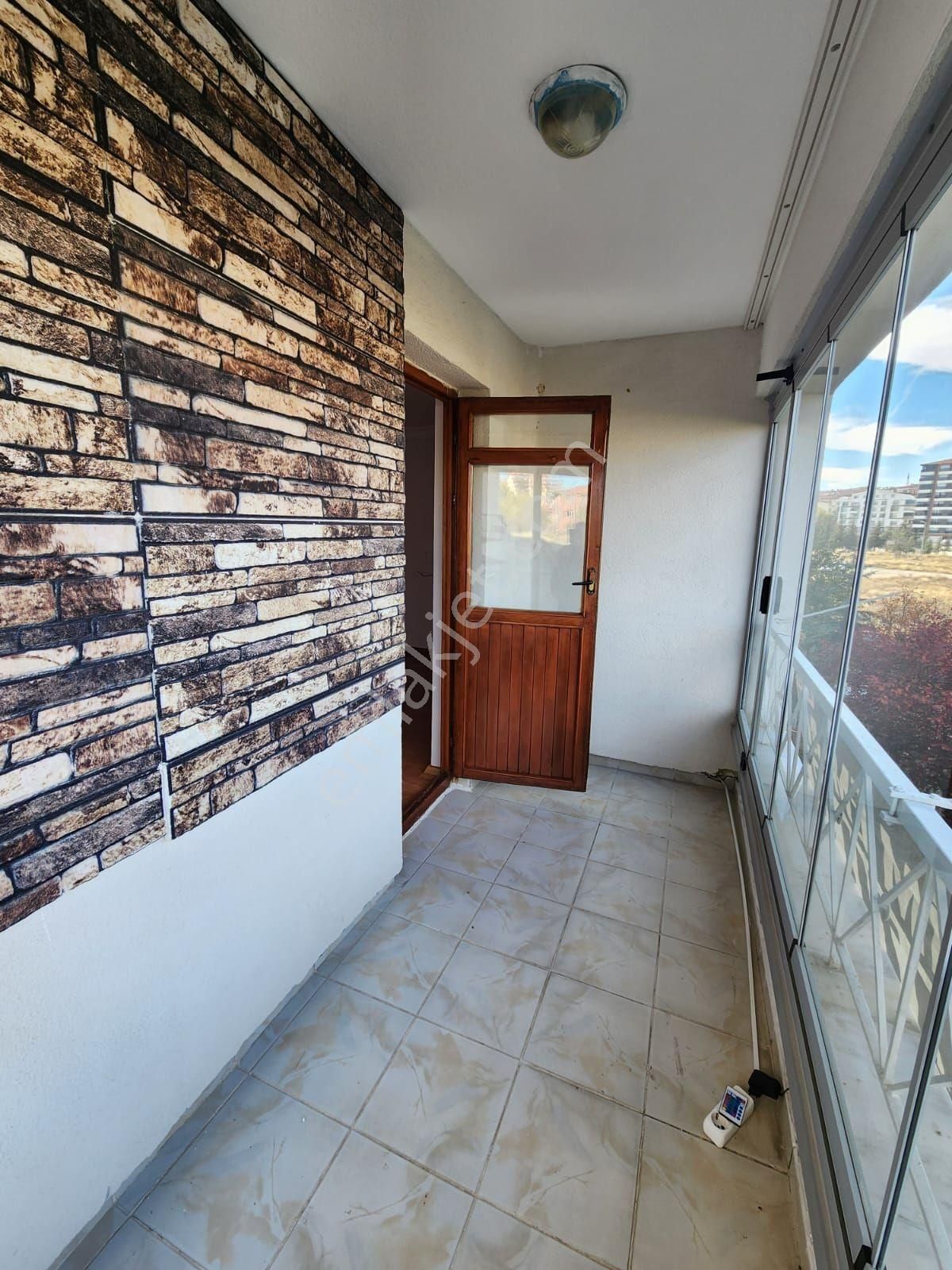 Gül Emlaktan Karapürçek Caddesi Üzerinde 3+1 Kat Konumunda Kot Daire - Görsel 14