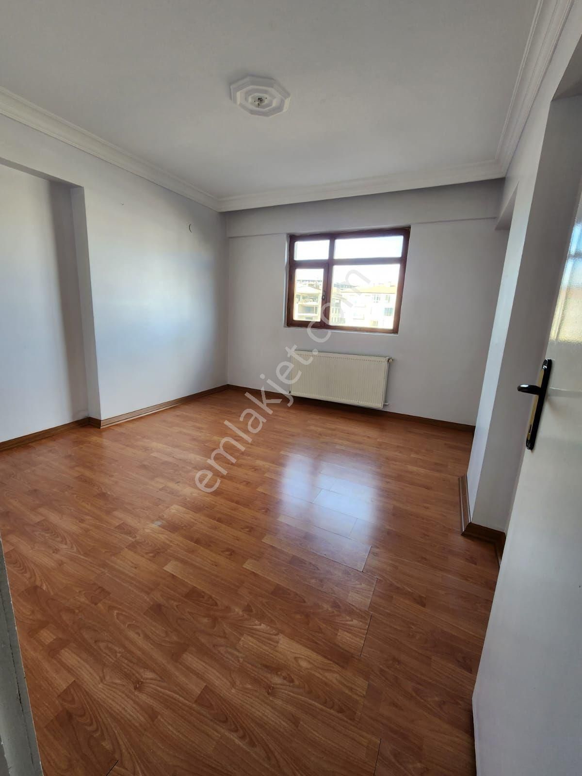 Gül Emlaktan Karapürçek Caddesi Üzerinde 3+1 Kat Konumunda Kot Daire - Görsel 28