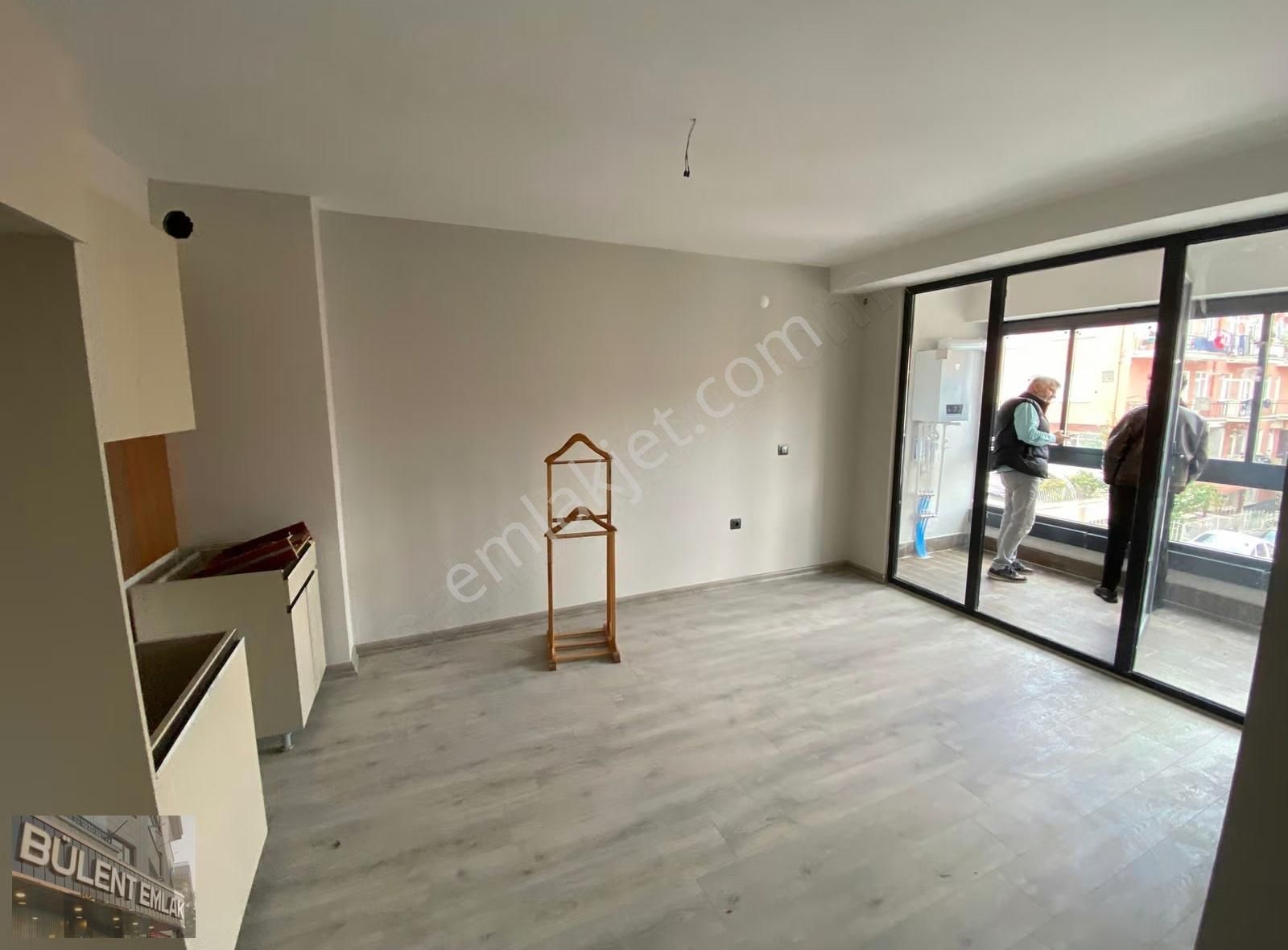 Antares Yakını Sıfır Binada 1+1 Balkonlu Orta Kat Ön Cephe - Görsel 4