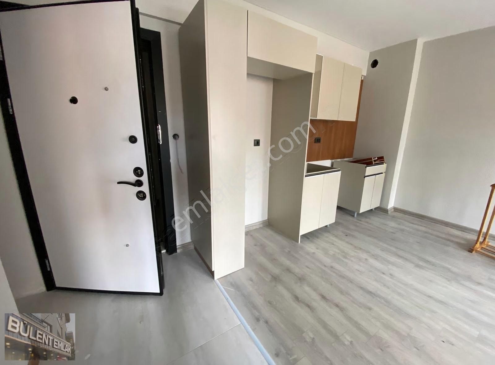 Antares Yakını Sıfır Binada 1+1 Balkonlu Orta Kat Ön Cephe - Görsel 9