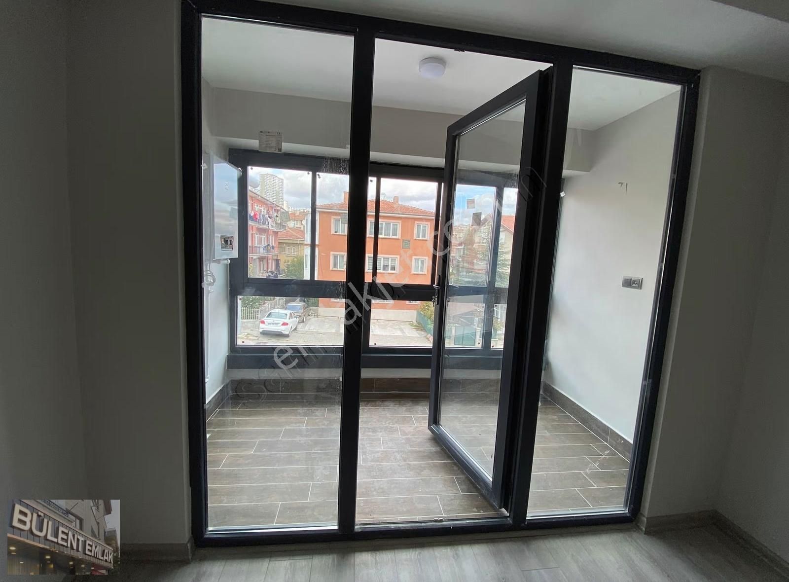 Antares Yakını Sıfır Binada 1+1 Balkonlu Orta Kat Ön Cephe - Görsel 3