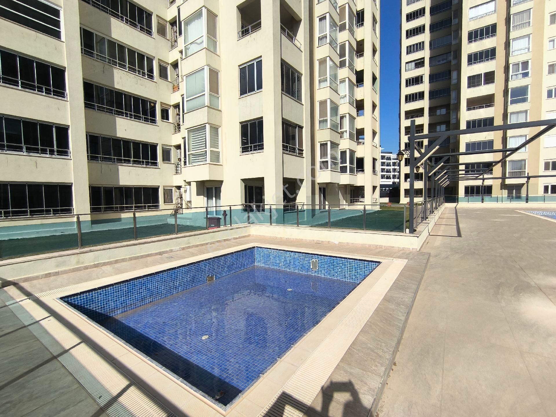 Antalya Altıntaş'ta Geniş İçerisinde 2+1 Havalimanında Denize Yakın Daire - Görsel 4