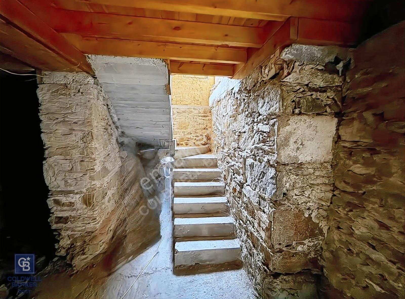 Bafa Milas Da Satılık Taş Ev - Görsel 5