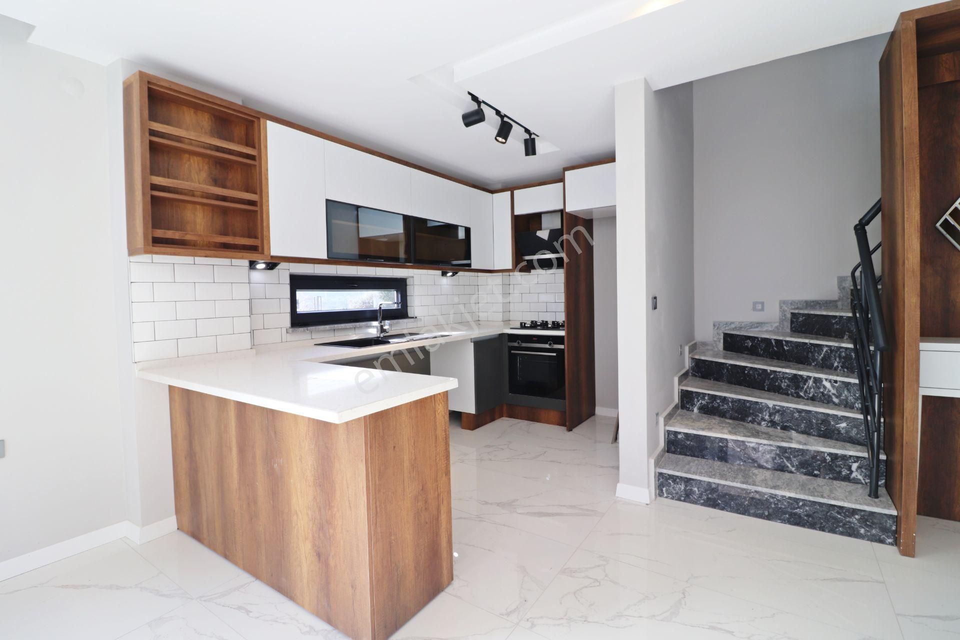 Irmaksudan Güre De Deniz Ve Doğa Manzaralı Bahçe Kullanımlı 3+1 Villa - Görsel 34