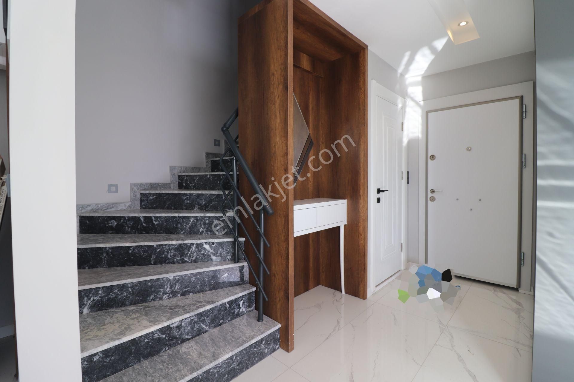 Irmaksudan Güre De Deniz Ve Doğa Manzaralı Bahçe Kullanımlı 3+1 Villa - Görsel 24