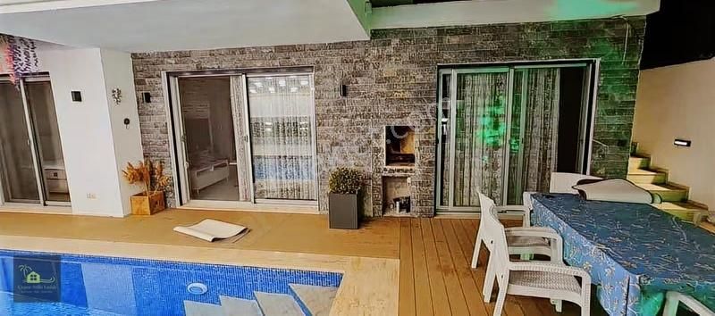 Çeşme'de Satılık Müstakil Havuzlu Villa - Görsel 14