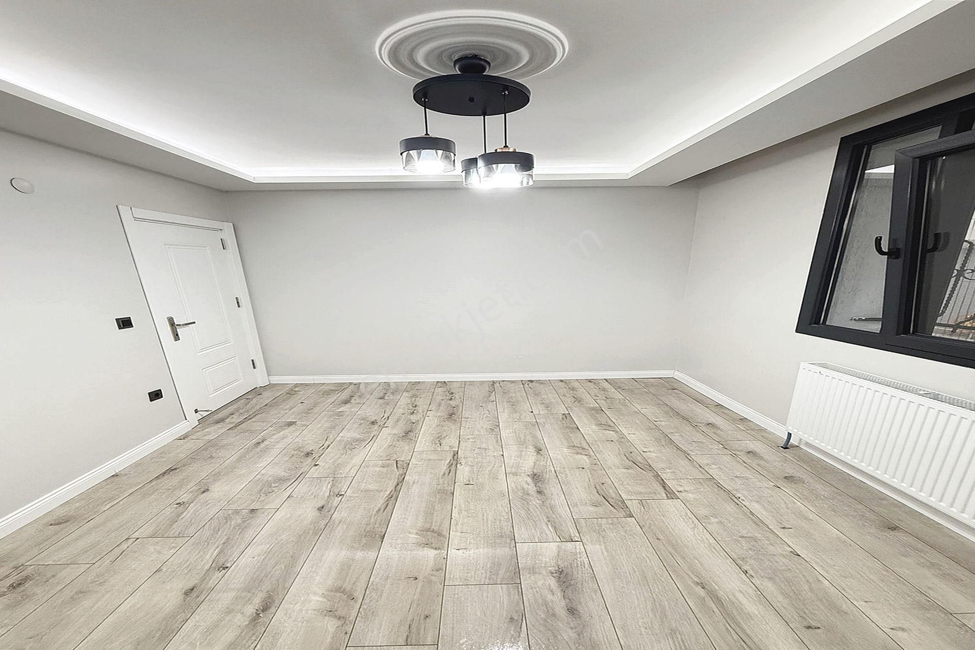 Bahçeşehir Lokasyonunda Modern Tasarımlı Satılık 2+1 Daire - Görsel 12