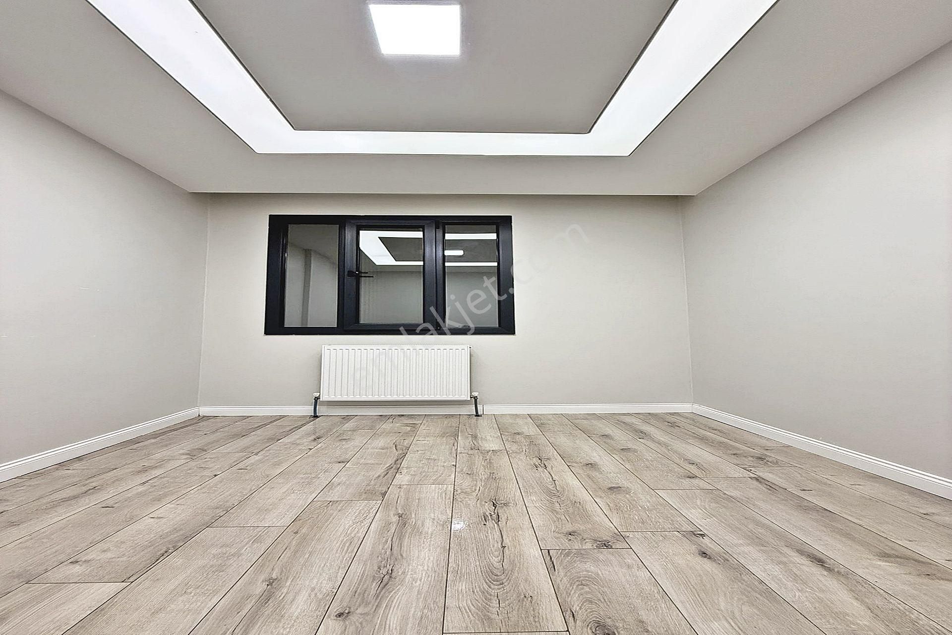 Bahçeşehir Lokasyonunda Modern Tasarımlı Satılık 2+1 Daire - Görsel 14