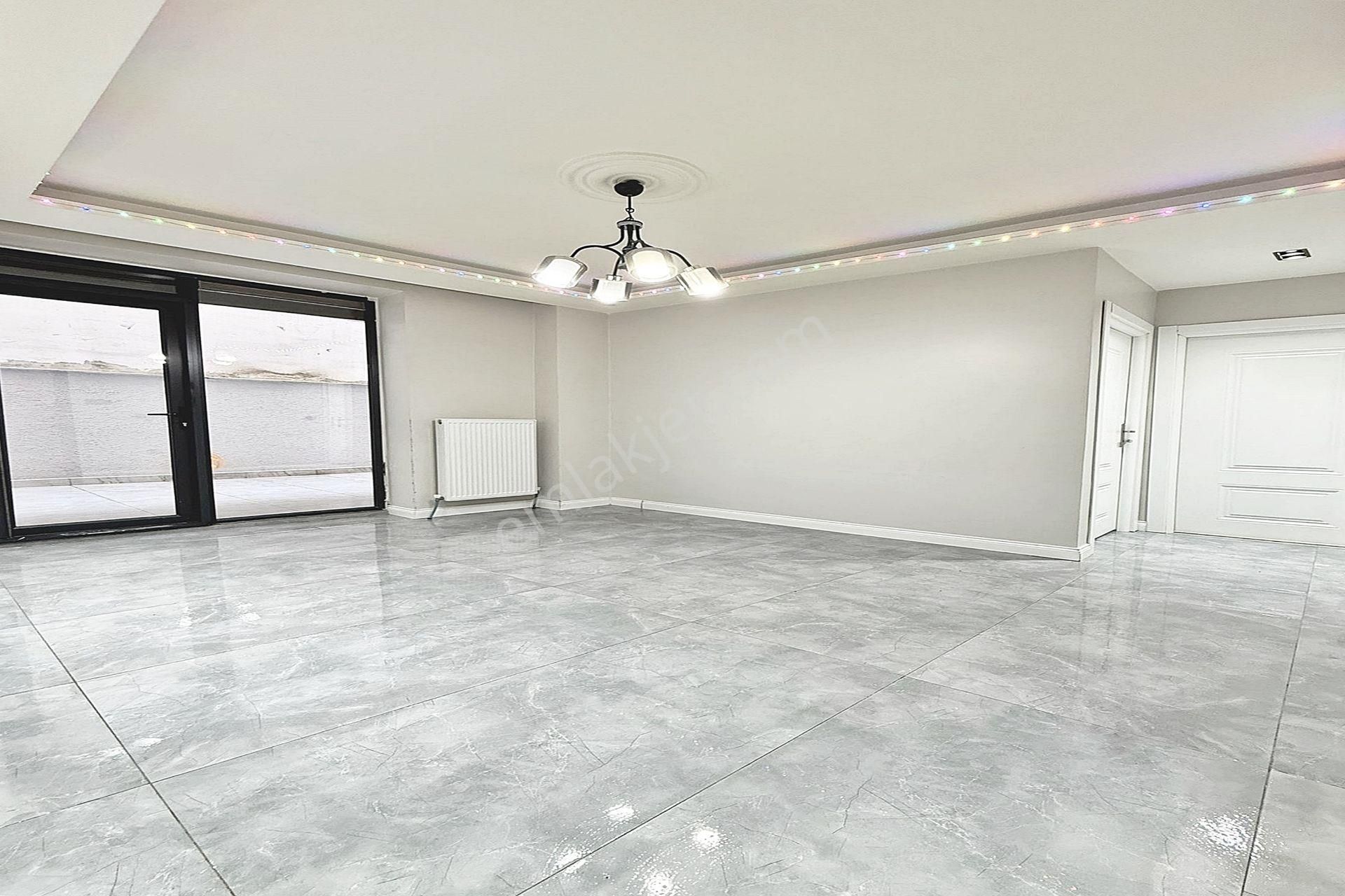 Bahçeşehir Lokasyonunda Modern Tasarımlı Satılık 2+1 Daire - Görsel 7