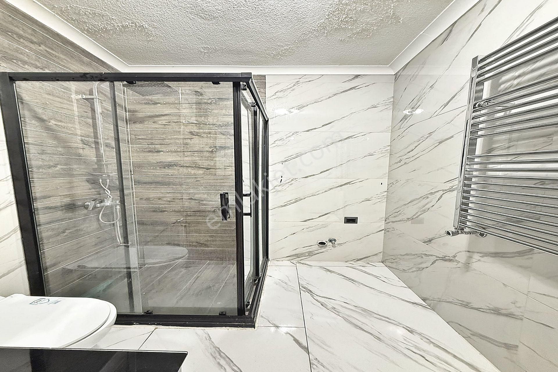 Bahçeşehir Lokasyonunda Modern Tasarımlı Satılık 2+1 Daire - Görsel 21