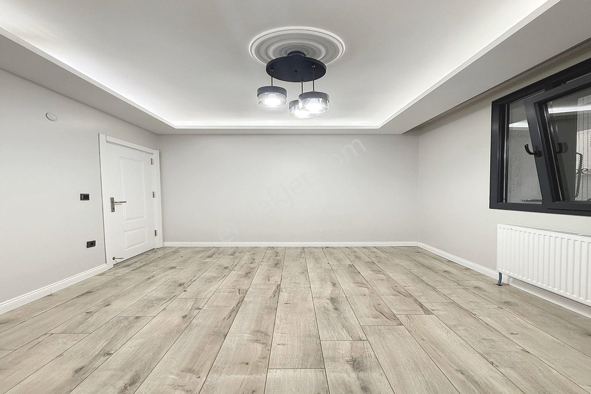 Bahçeşehir Lokasyonunda Modern Tasarımlı Satılık 2+1 Daire - Görsel 11