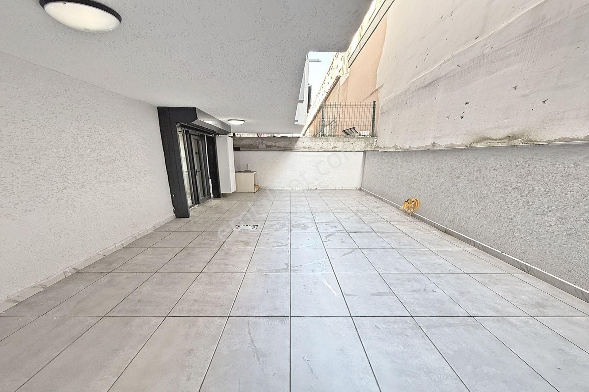 Bahçeşehir Lokasyonunda Modern Tasarımlı Satılık 2+1 Daire - Görsel 23