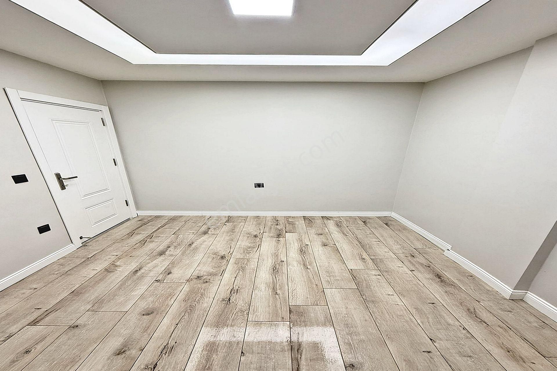 Bahçeşehir Lokasyonunda Modern Tasarımlı Satılık 2+1 Daire - Görsel 17