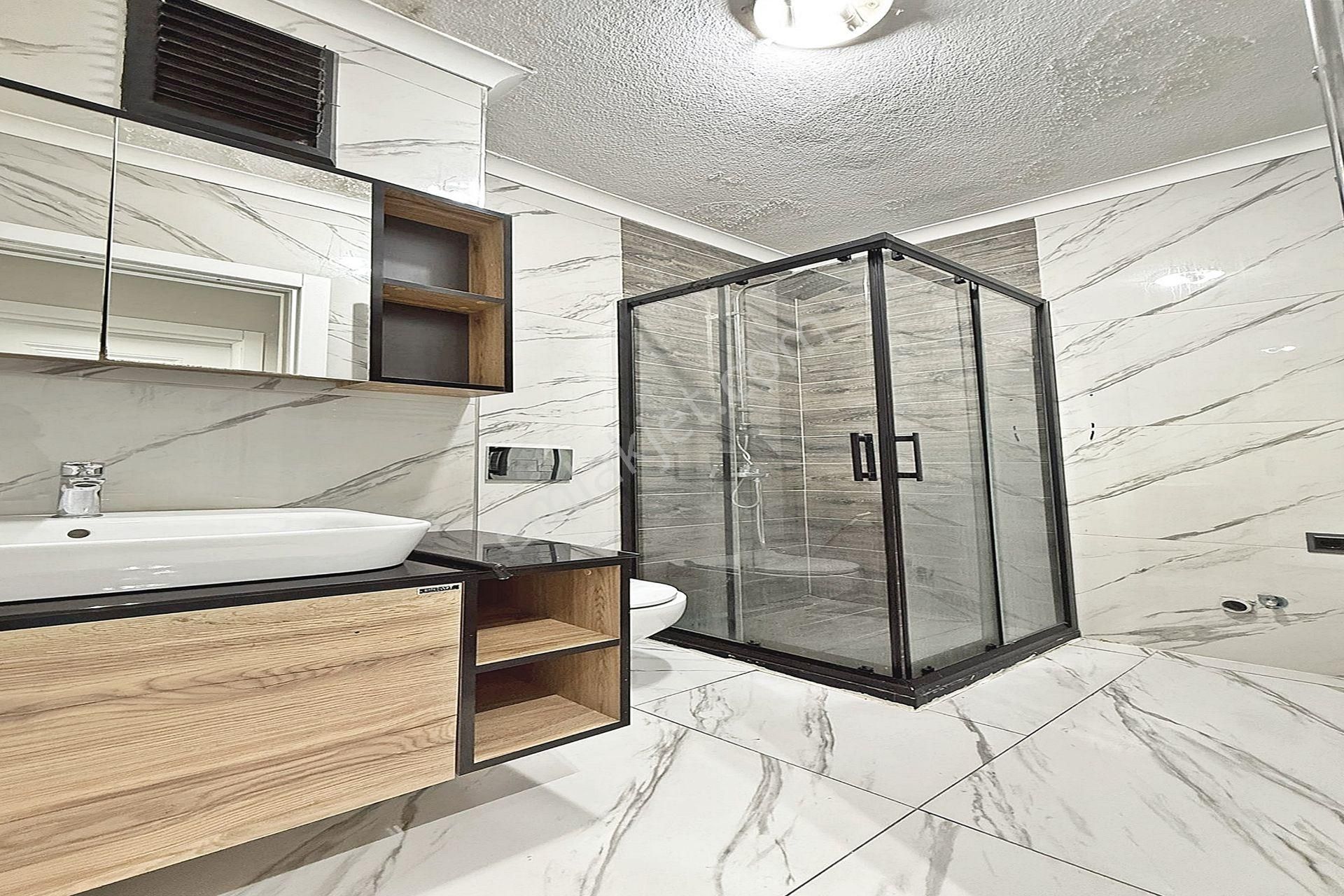 Bahçeşehir Lokasyonunda Modern Tasarımlı Satılık 2+1 Daire - Görsel 20