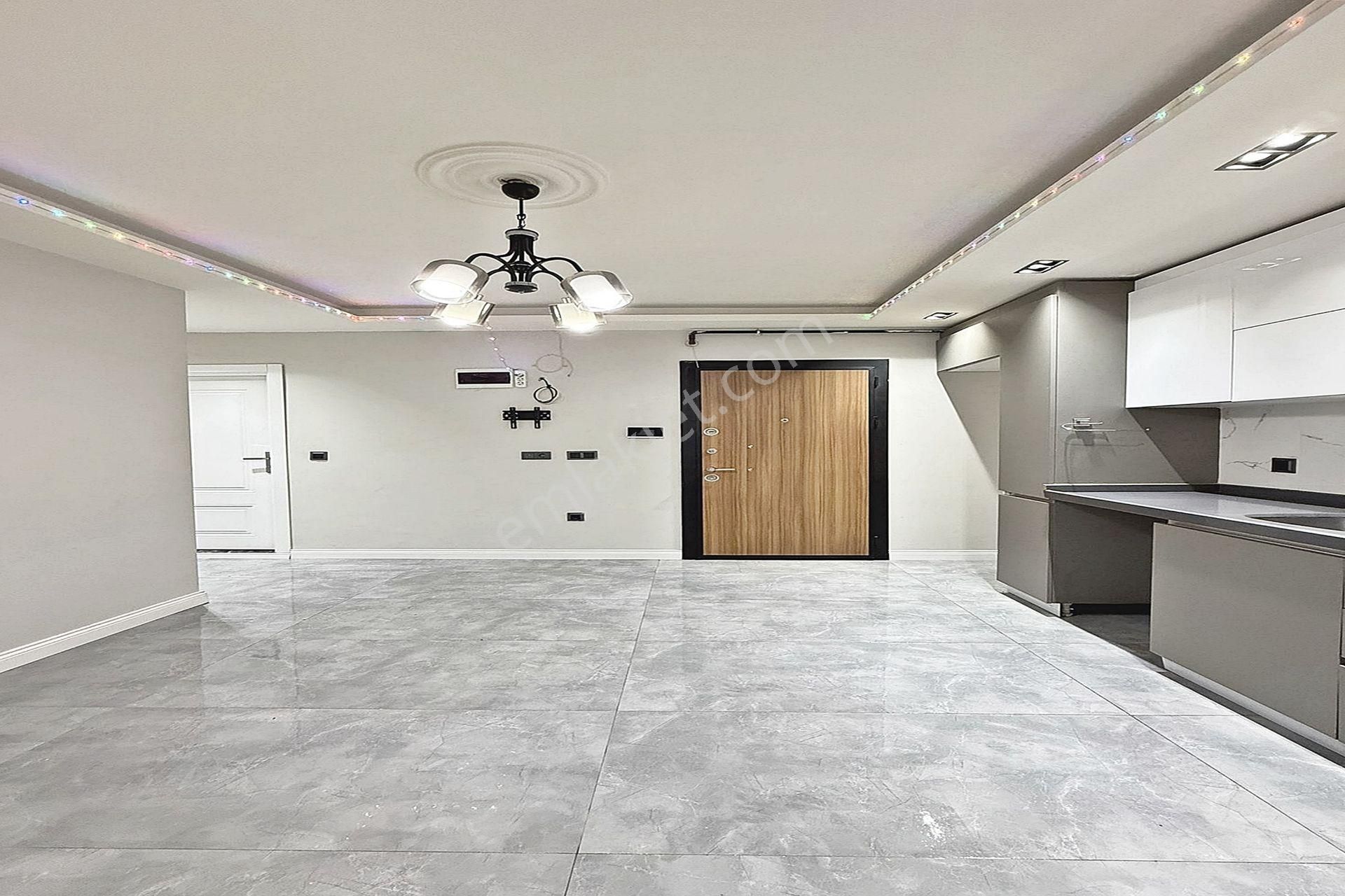 Bahçeşehir Lokasyonunda Modern Tasarımlı Satılık 2+1 Daire - Görsel 8