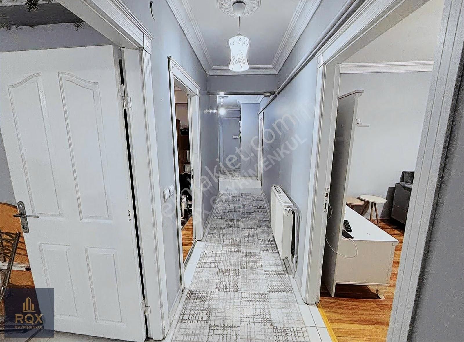 Elvan Mahallesinde Geniş Oturum Ara Kat Masrafsız 3+1 Daire - Görsel 3