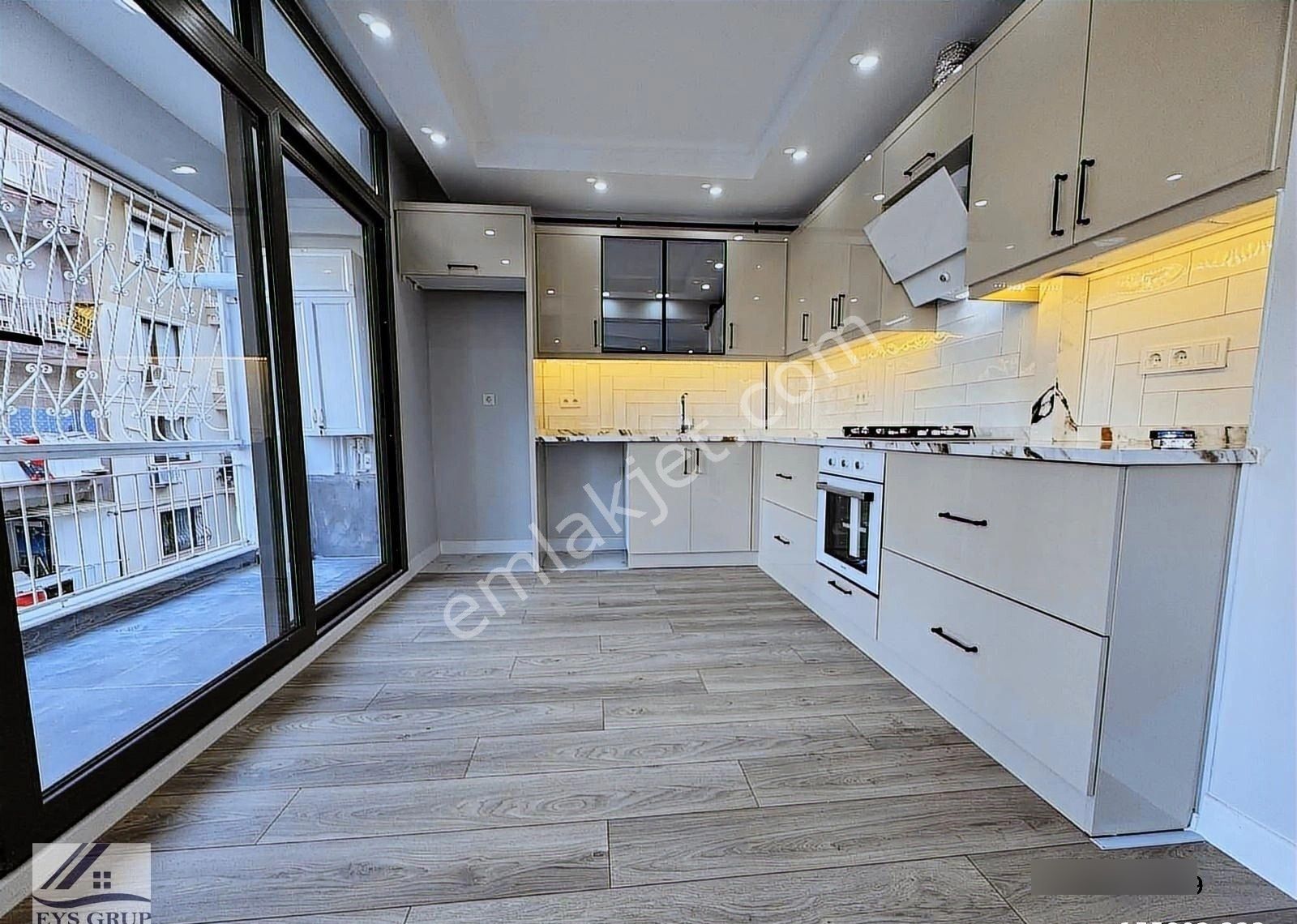 Necati Bey Okulu Sokağında 3+1 Arakat Lüks Köşe Satılık Daire