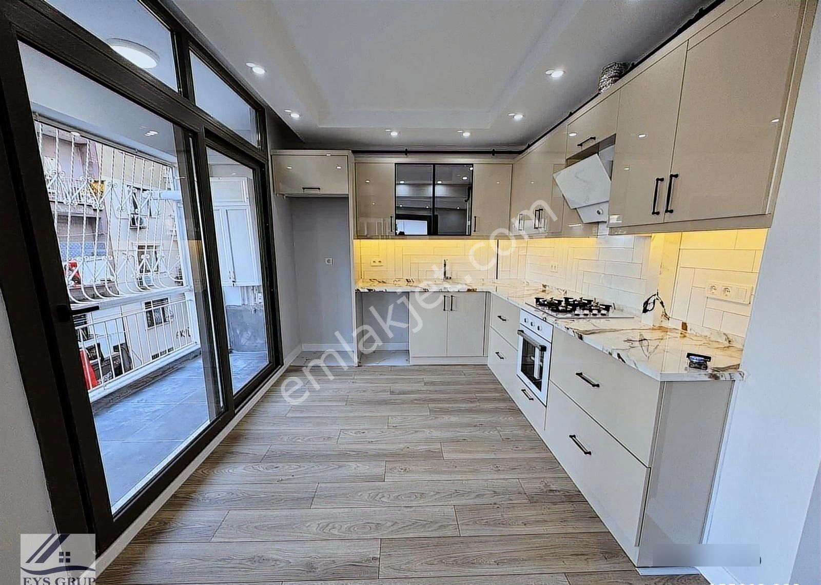 Necati Bey Okulu Sokağında 3+1 Arakat Lüks Köşe Satılık Daire - Görsel 14