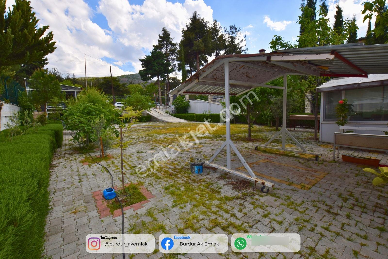 1281 M² Arsa Üzerinde Devasa Bahçeli, Havuzlu 2 Katlı Müstakil - Görsel 22