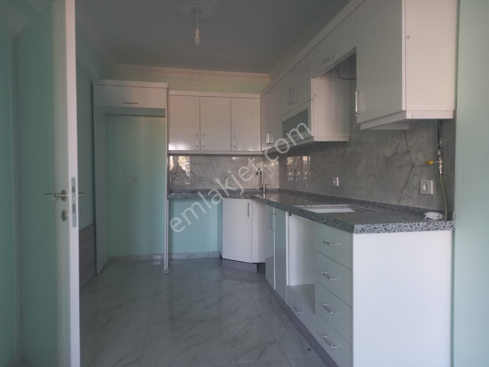 Roma' Dan Akhisar Mh' De Kiralık Daire - Görsel 4