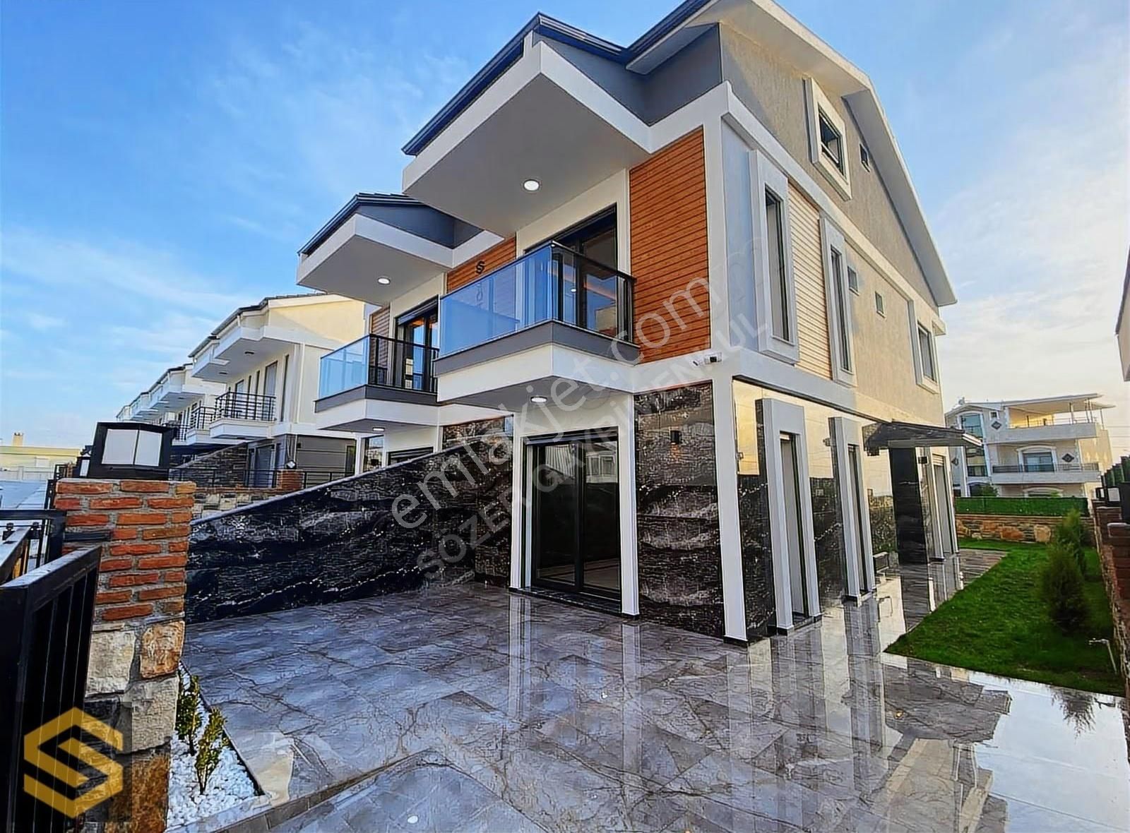 Didim Hisar Mahallesi Sıfır Bahçeli , Otoparklı , 3+1 Lüx Villa