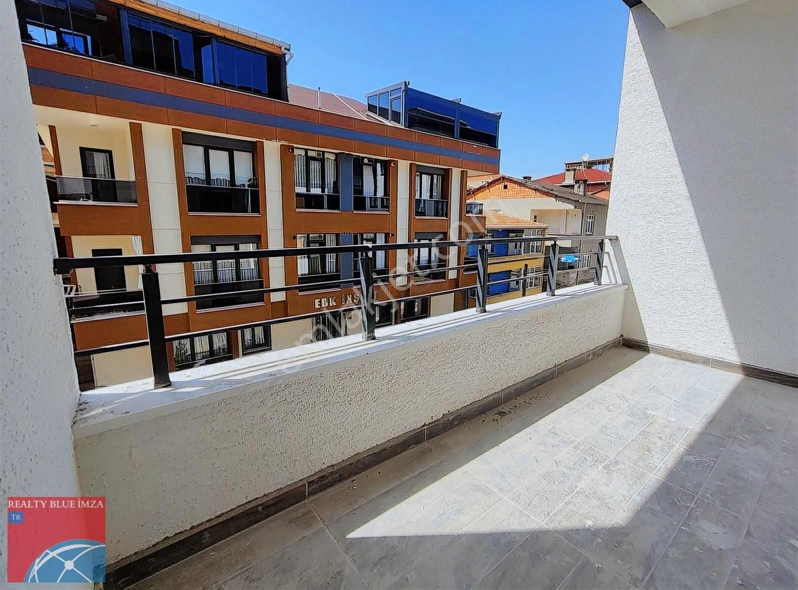 Çekmeköy Mehmet Akif Mah.ebeveyn Banyolu Satılık 3+1 Daire - Görsel 5