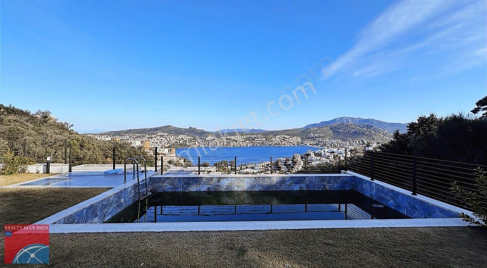 Bodrum Gündoğanda Leb-i Derya Deniz Manzaralı 4+1 Satılık Villa