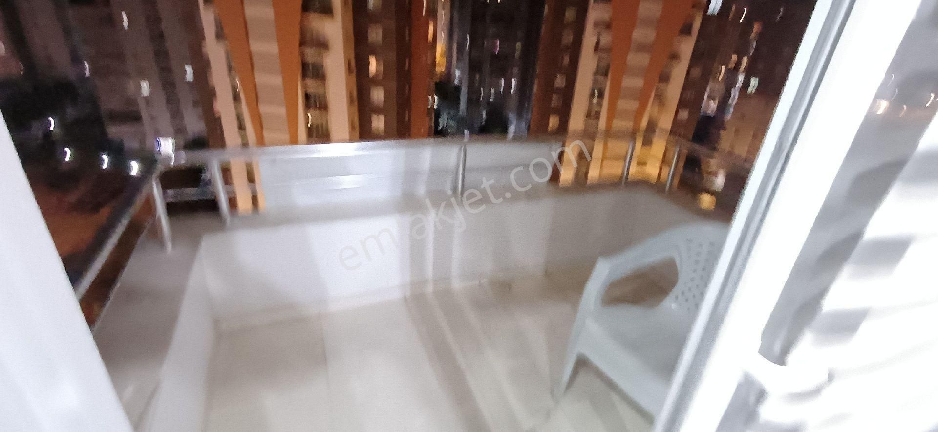 Üniversite Caddesinde Gözde Sitede - Görsel 13