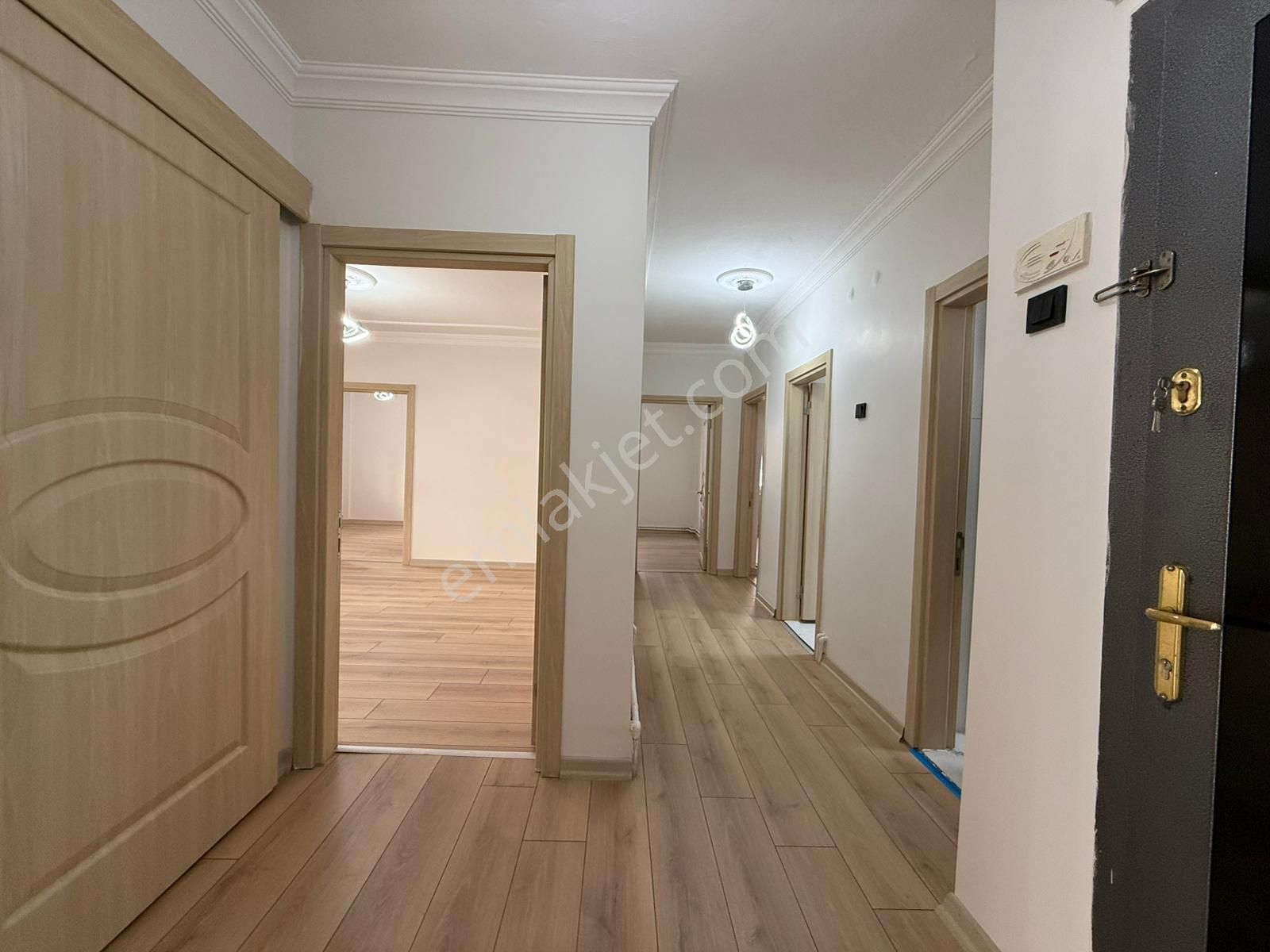 Ankara Kazanç'tan Full Yapılı Merkezi Konumda 3+1 Geniş Metrekareli Satılık Daire - Görsel 12