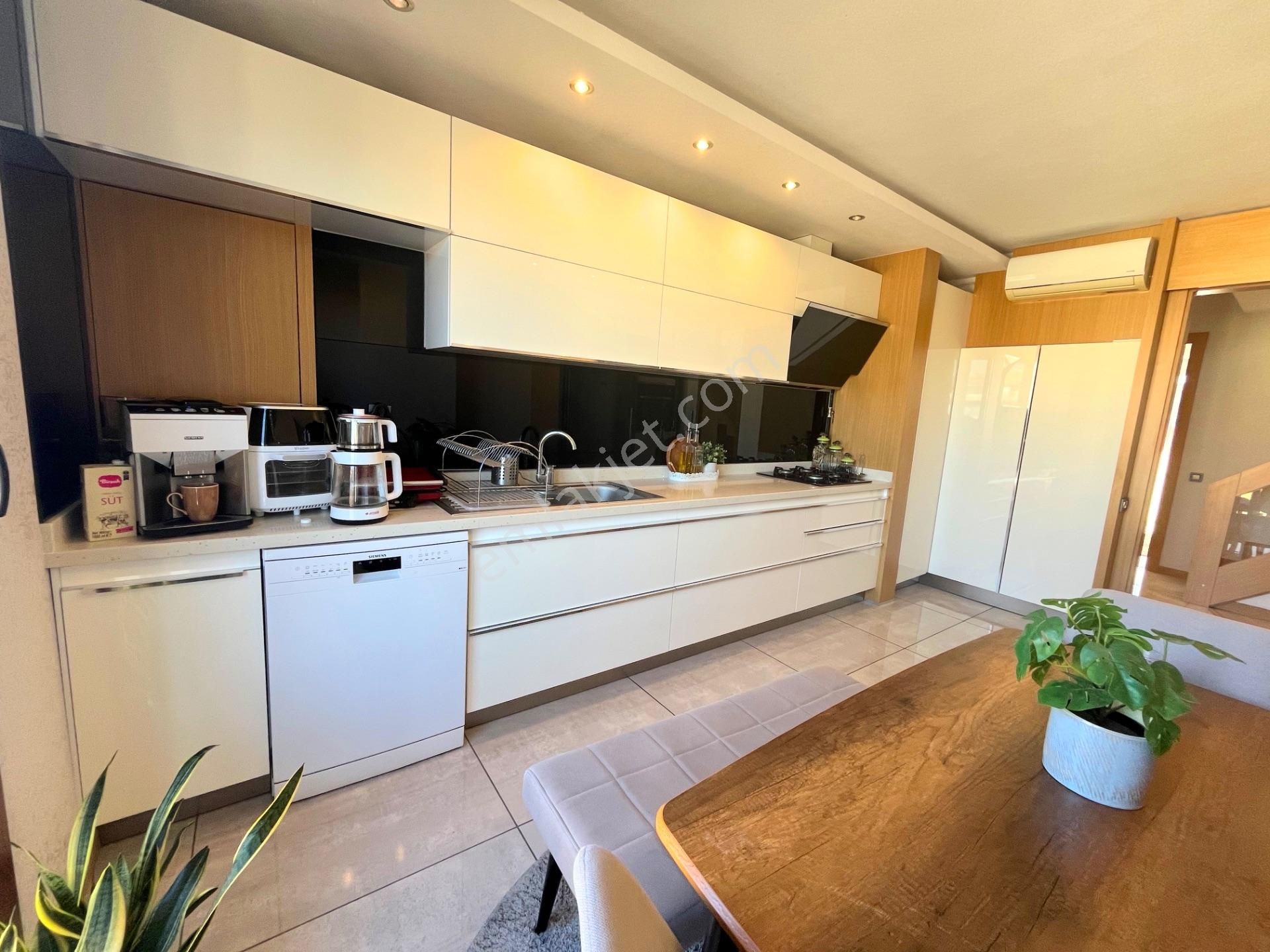 Uncalı Konaklar Bölgesi Lüks Site İçerisinde 5+1 Geniş Daire - Görsel 21
