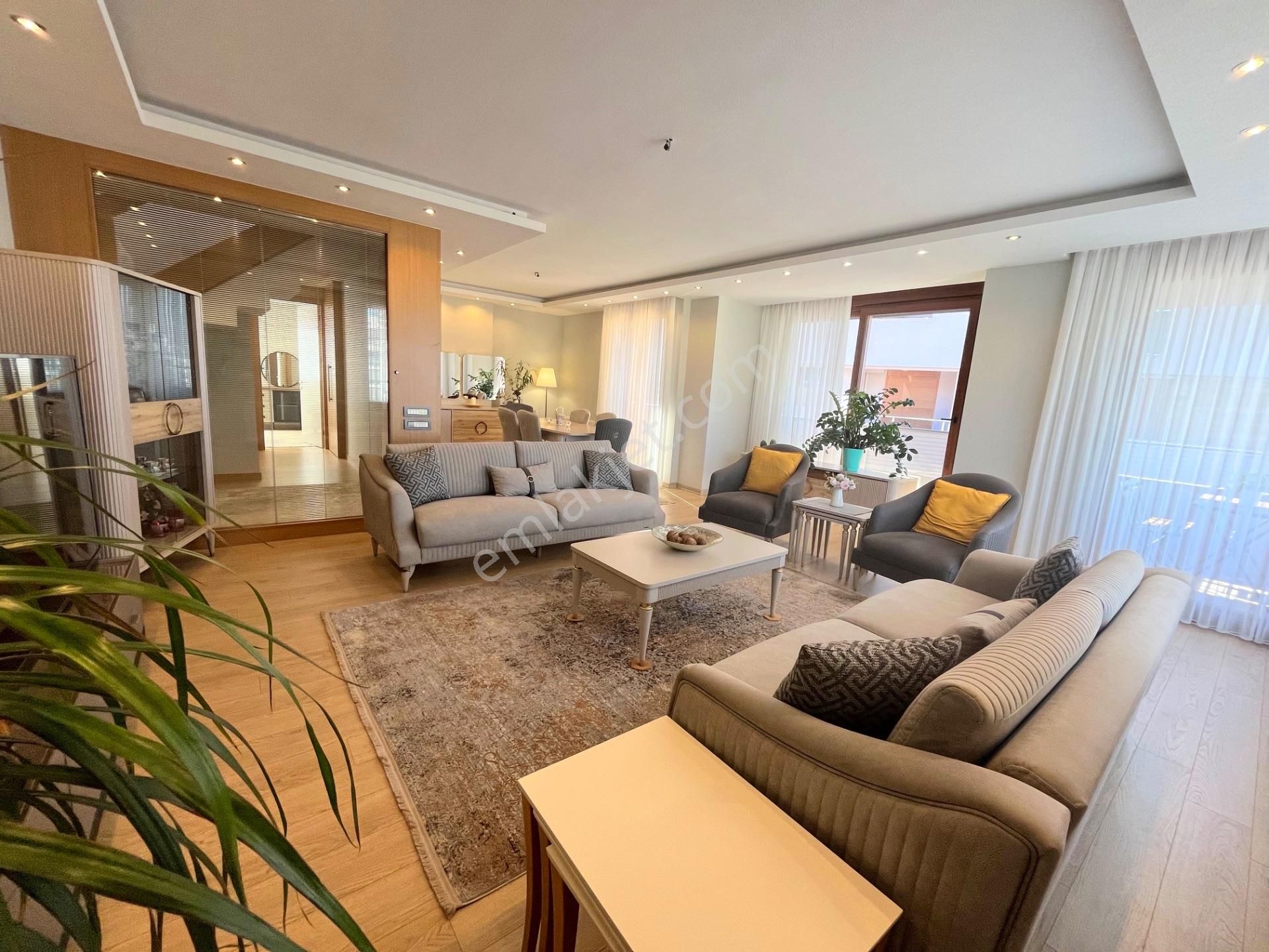 Uncalı Konaklar Bölgesi Lüks Site İçerisinde 5+1 Geniş Daire - Görsel 28