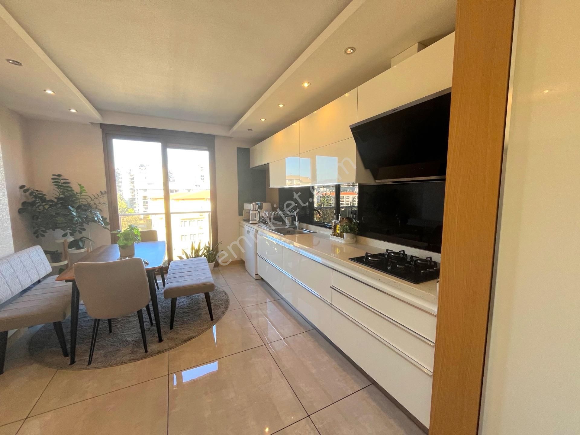 Uncalı Konaklar Bölgesi Lüks Site İçerisinde 5+1 Geniş Daire - Görsel 15