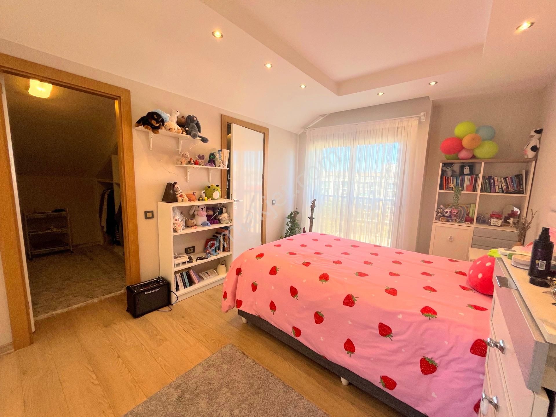Uncalı Konaklar Bölgesi Lüks Site İçerisinde 5+1 Geniş Daire - Görsel 8