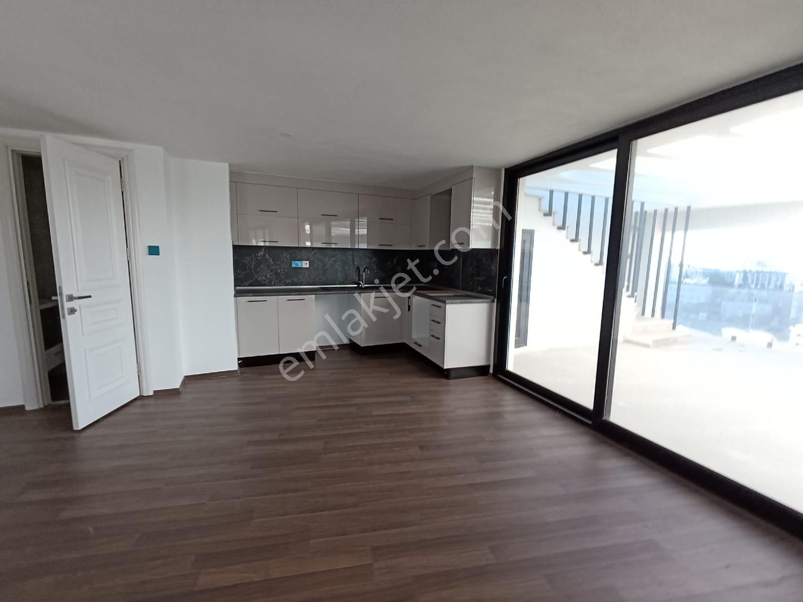 Özel Havuzlu 3+1 Triplex Penthouse – Girne Kktc - Görsel 19