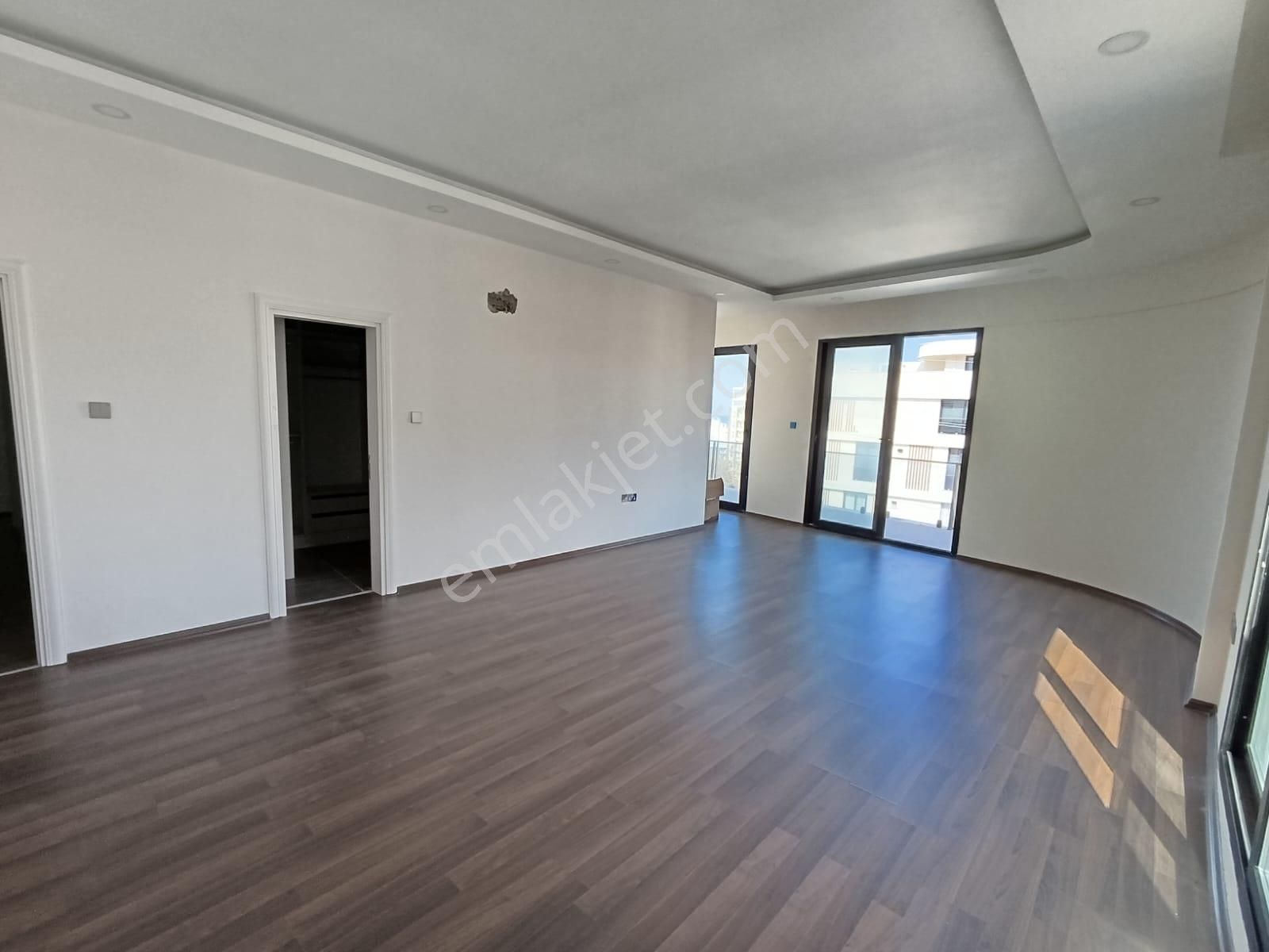 Özel Havuzlu 3+1 Triplex Penthouse – Girne Kktc - Görsel 31