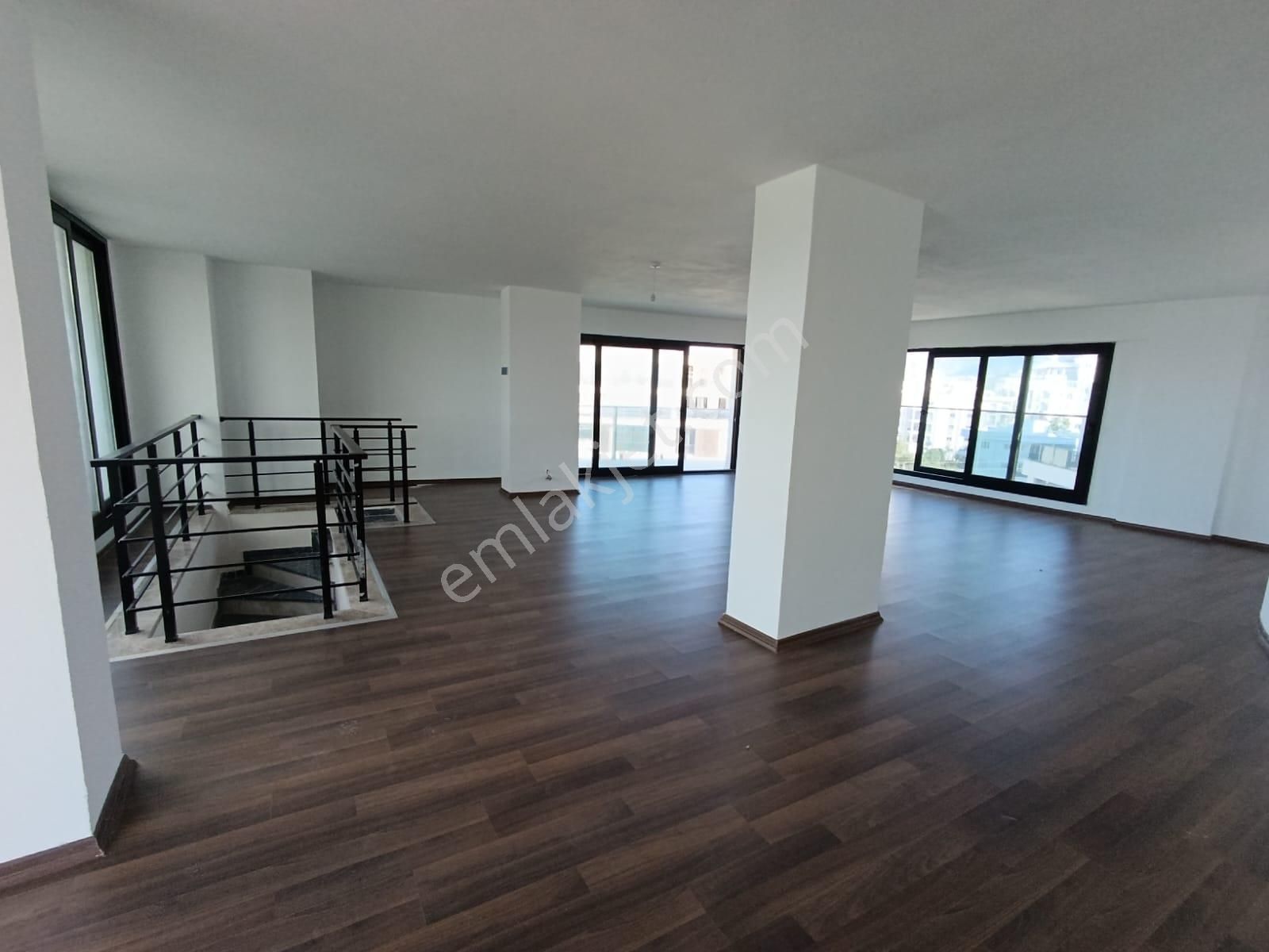 Özel Havuzlu 3+1 Triplex Penthouse – Girne Kktc - Görsel 20