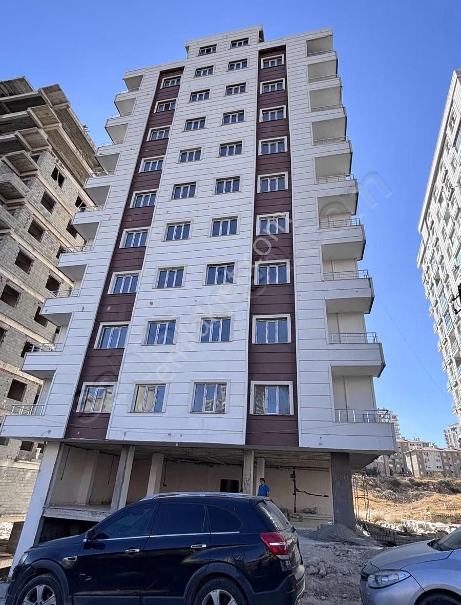 Gölbaş Emlaktan Satılık Ayrı Mutfak Açık Cephe 2+1 Daireler