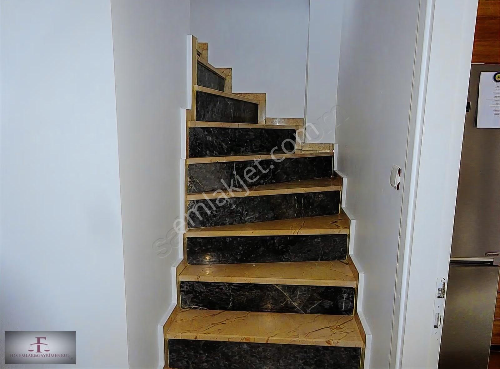 Bahçelievler Yenibosna Çobançeşme Mah.satılık 4+2 Dubleks Daire - Görsel 3