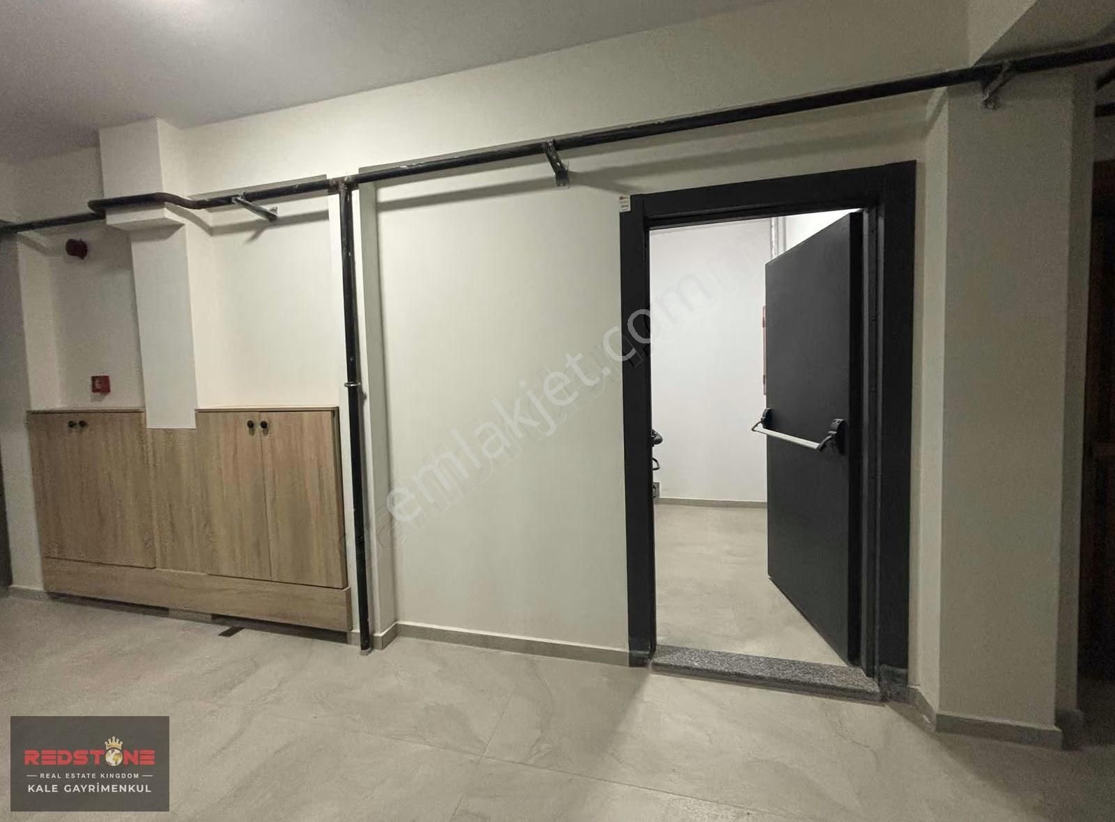 Esenlerde Modern Ve Konforlu Geniş Teraslı 2+1 Daire Fırsatı - Görsel 12