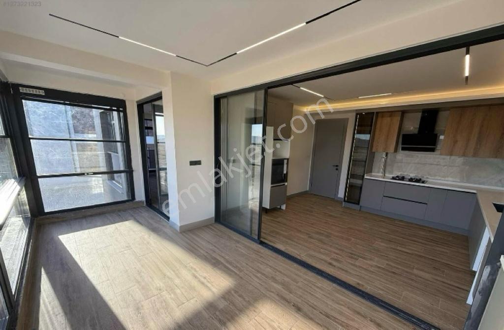 Çamlıca Mahallesinde Ultra Lüks 3+1 150m2 Özel Garajlı Daire - Görsel 6