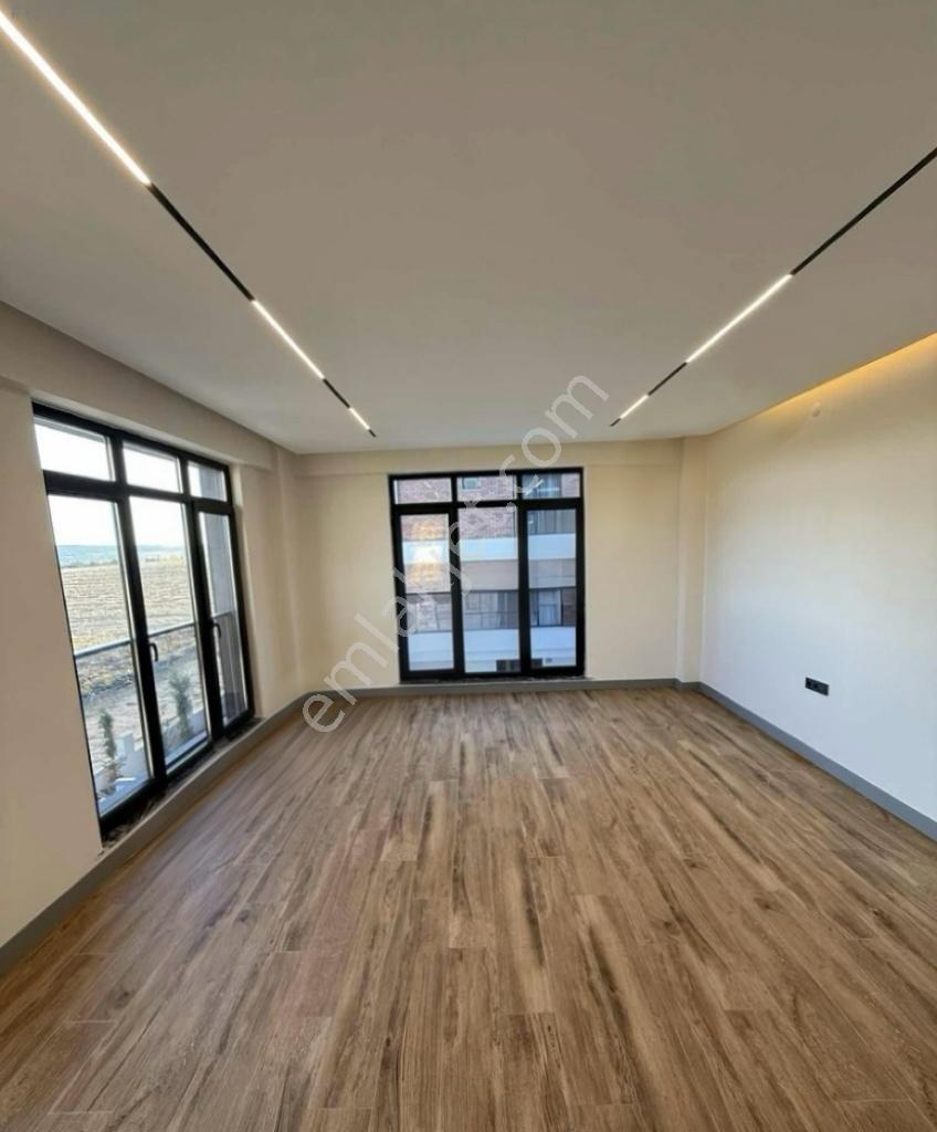Çamlıca Mahallesinde Ultra Lüks 3+1 150m2 Özel Garajlı Daire - Görsel 12