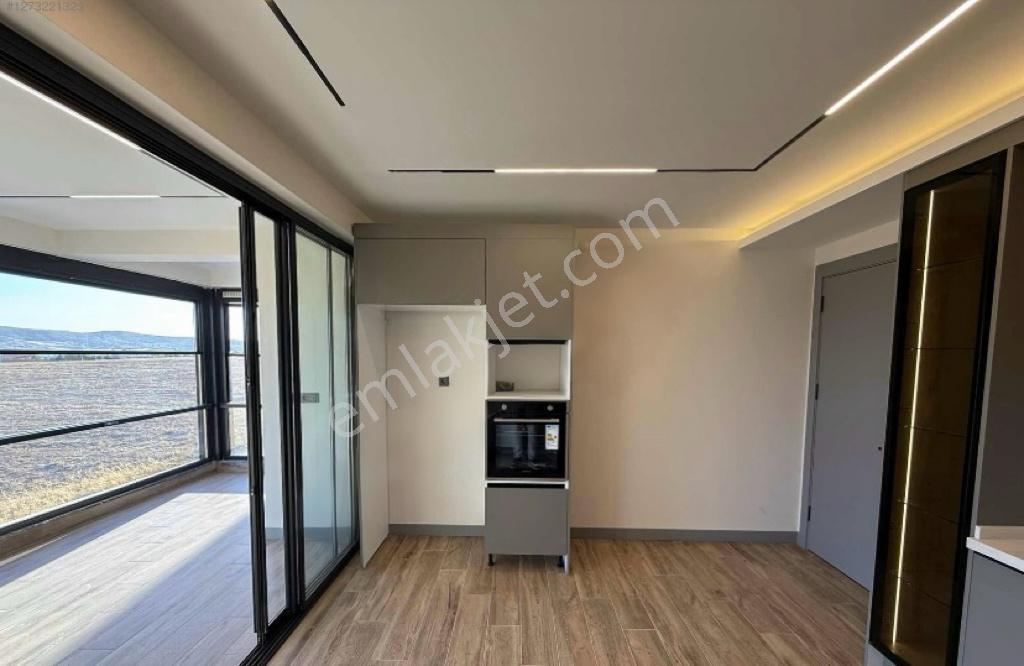 Çamlıca Mahallesinde Ultra Lüks 3+1 150m2 Özel Garajlı Daire - Görsel 4