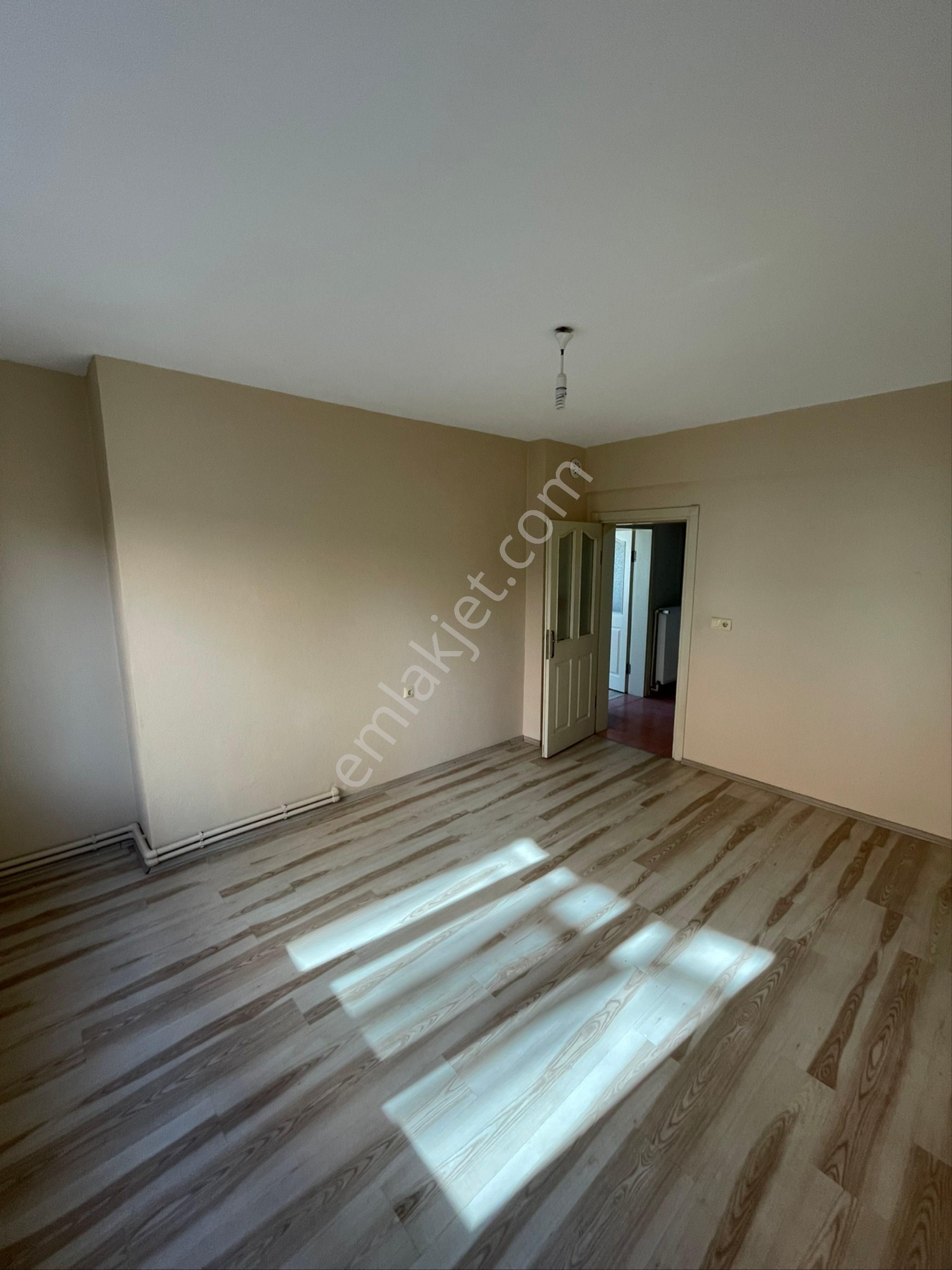 Emlakçe G.y.m Den Aşagı Kirazcada Kiralık 3+1 Daire - Görsel 13