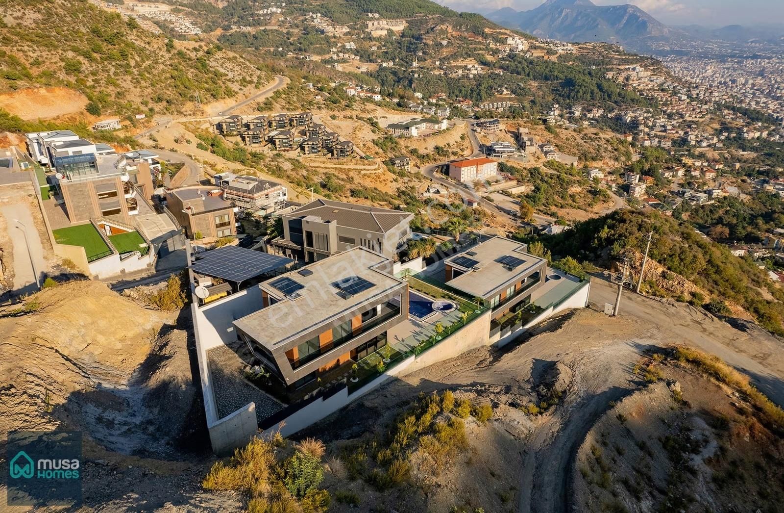 Alanya Tepe Mah. Lüks Eşyalı Deniz Doğa Ve Kale Manzaralı Villa - Görsel 17