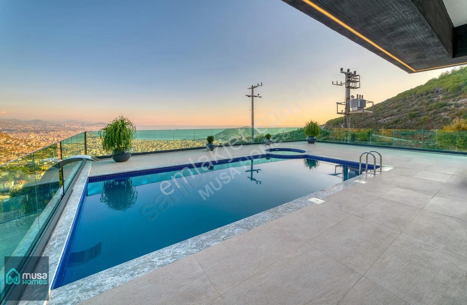 Alanya Tepe Mah. Lüks Eşyalı Deniz Doğa Ve Kale Manzaralı Villa - Görsel 11