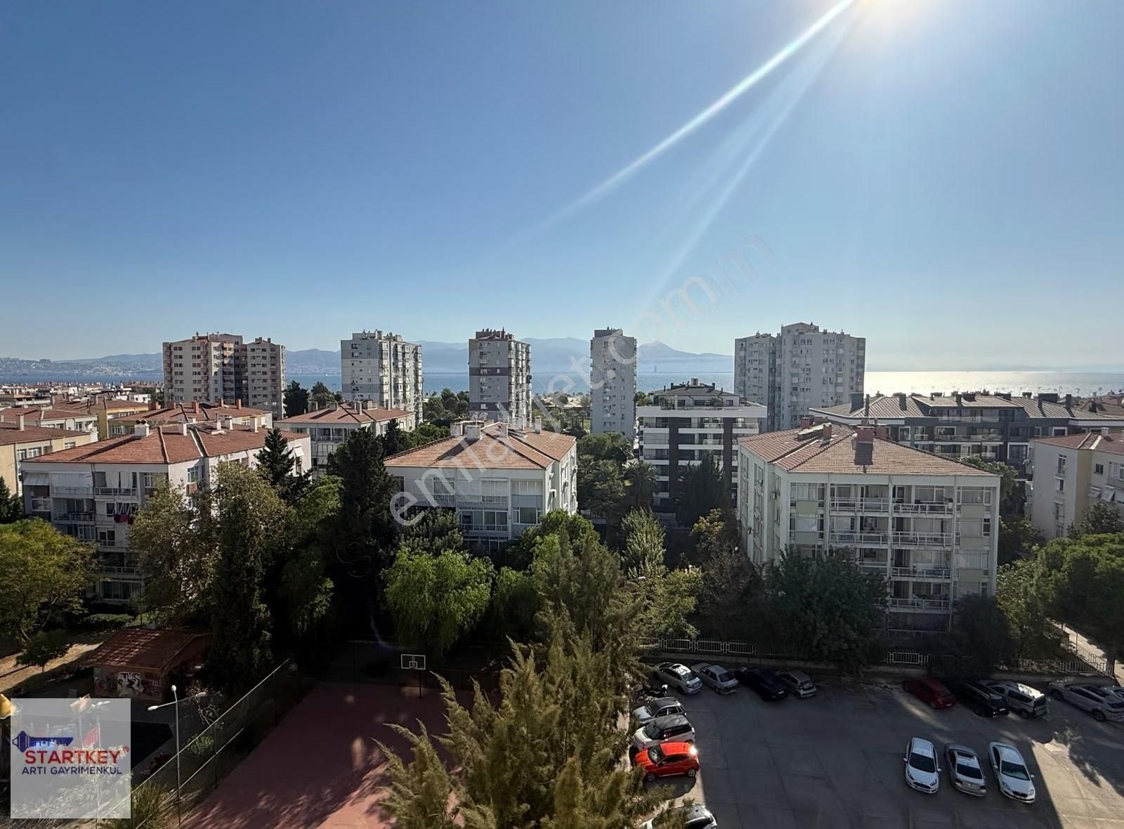 Bostanlı Emlak Bankası Konutları Deniz Manzaralı 3+1 Kiralık